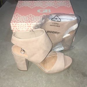 BRAND NEW Gianni Bini